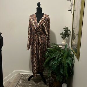 Sosa Snake skin print dress with slit In front size 16